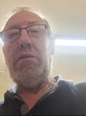 English men looking for love