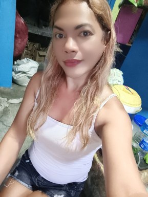 <span>Samantha, 40</span>&nbsp;<span style='width: 25px; height: 16px; float: right; background-image: url(/bitmaps/flags_small/PH.PNG)'>&nbsp;</span><br><span>Cuartero ca, Filipinas</span>&nbsp;<input type='button' class='joinbtn' style='float: right' value='JOIN NOW' />