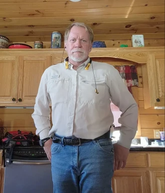 <span>Michael , 55</span>&nbsp;<span style='width: 25px; height: 16px; float: right; background-image: url(/bitmaps/flags_small/US.PNG)'>&nbsp;</span><br><span>Elizabeth, USA</span>&nbsp;<input type='button' class='joinbtn' style='float: right' value='JOIN NOW' />