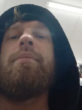 English men looking for love
