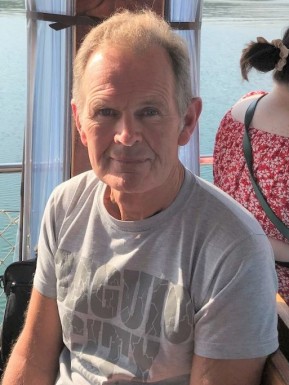 English men looking for love