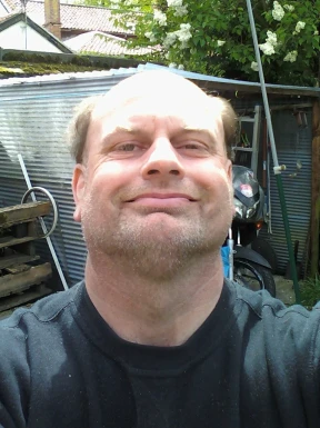 English men looking for love