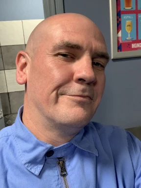 English men looking for love