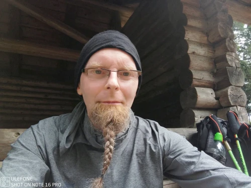 <span>Christian, 52</span>&nbsp;<span style='width: 25px; height: 16px; float: right; background-image: url(/bitmaps/flags_small/DE.PNG)'>&nbsp;</span><br><span>Cologne, Германия</span>&nbsp;<input type='button' class='joinbtn' style='float: right' value='JOIN NOW' />