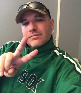 <span>Oscarmike, 46</span>&nbsp;<span style='width: 25px; height: 16px; float: right; background-image: url(/bitmaps/flags_small/US.PNG)'>&nbsp;</span><br><span>Boston, Stany Zjednoczone</span>&nbsp;<input type='button' class='joinbtn' style='float: right' value='JOIN NOW' />