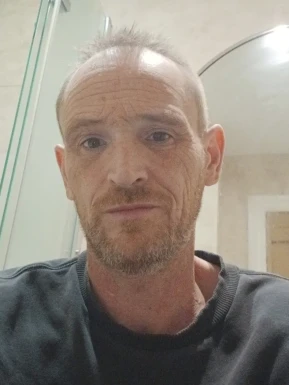 English men looking for love